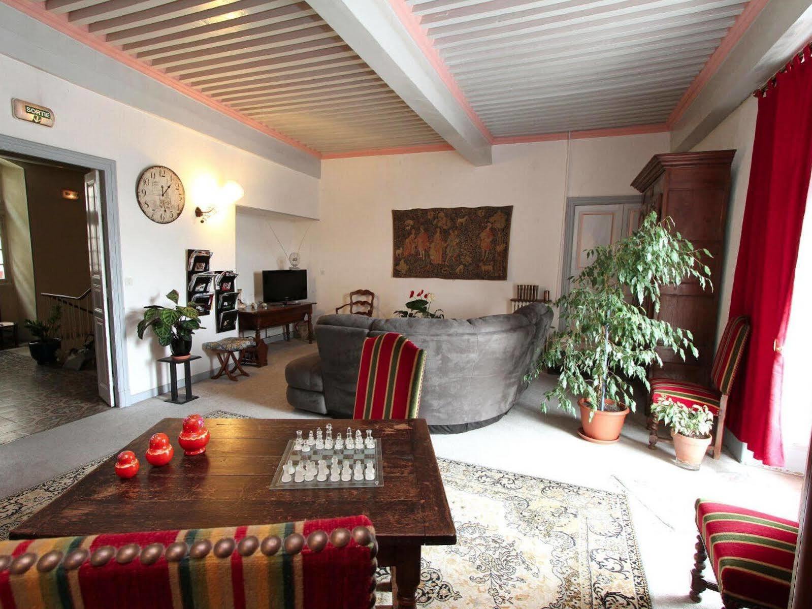Logis Hotel Le Prieure บูร์ก-แซ็ง-ต็องเดอ็อล ภายนอก รูปภาพ