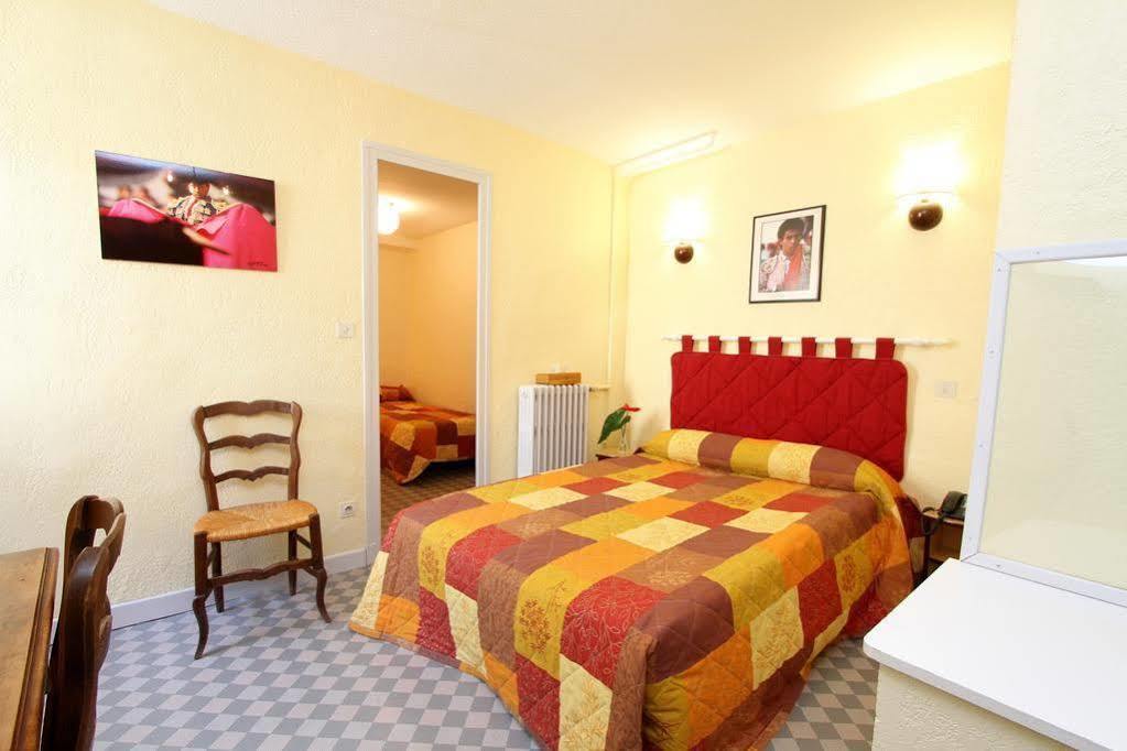Logis Hotel Le Prieure บูร์ก-แซ็ง-ต็องเดอ็อล ภายนอก รูปภาพ