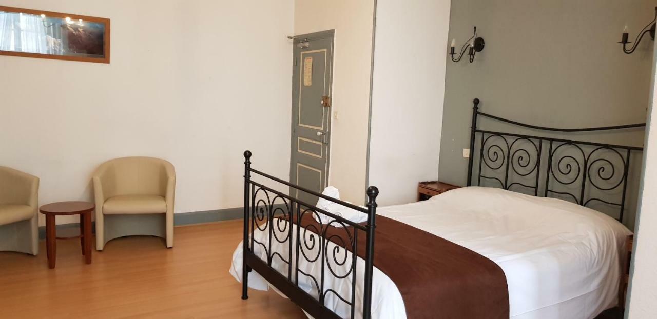 Logis Hotel Le Prieure บูร์ก-แซ็ง-ต็องเดอ็อล ภายนอก รูปภาพ